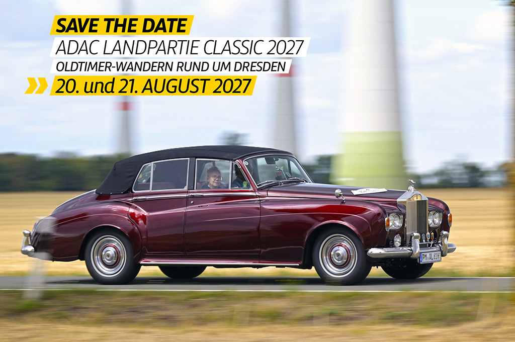 "Save the Date"-Werbebanner für die ADAC Landpartie Classic 2027 (Oldtimer-Wandern rund um Dresden, 20. und 21. August 2027) mit einem bordeauxroten Rolls-Royce Silver Cloud III Drophead Coupé mit zwei Insassen, das auf einer Landstraße vor Windkraftanlagen fährt.